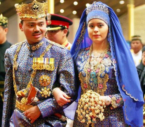 Có đám cưới dát vàng với 2000 khách, Lọ Lem thường dân 17 tuổi lên xe hoa với Thái tử sống thế nào trong 18 năm trở thành người Hoàng gia? - Ảnh 5.