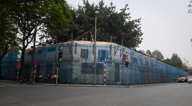 Bộ Xây dựng yêu cầu tạm dừng phá dỡ, rà soát lại dự án cao ốc tại 61 Trần Phú, gần quảng trường Ba Đình - Ảnh 1.
