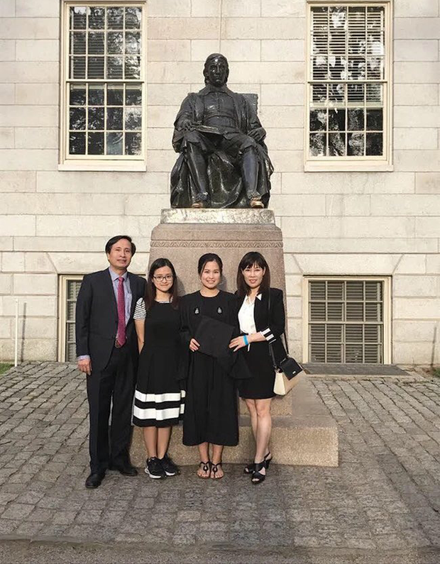  Profile cặp chị em Việt nhận học bổng toàn phần của ĐH Harvard: Thành tích khủng khiến các giáo sư Mỹ cũng phải thán phục! - Ảnh 1.