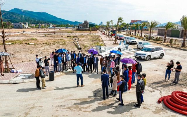  Siết tín dụng bất động sản nhà đầu tư lo mất đòn bẩy, thị trường liệu có “nguội”?  - Ảnh 2.