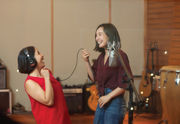 Diva Mỹ Linh có 1 cô con gái làm việc ở phòng thu hàng đầu nước Mỹ, đứng sau loạt nhạc phim bom tấn Hollywood! - Ảnh 7. Diva Mỹ Linh có 1 cô con gái làm việc ở phòng thu hàng đầu nước Mỹ, đứng sau loạt nhạc phim bom tấn Hollywood! - Ảnh 7.