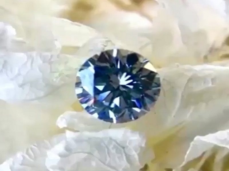 Dịch vụ biến tro cốt người thân thành kim cương nhân tạo - Ảnh 1. Dịch vụ biến tro cốt người thân thành kim cương nhân tạo - Ảnh 1.