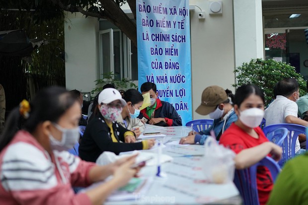 Đi làm thủ tục rút bảo hiểm thất nghiệp từ tờ mờ sáng - Ảnh 17. Đi làm thủ tục rút bảo hiểm thất nghiệp từ tờ mờ sáng - Ảnh 17.