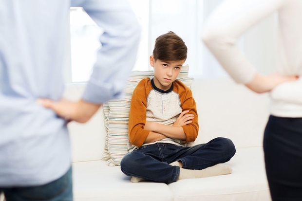  9 câu hàng ngày cha mẹ hay nói cho đã miệng nhưng lại mang tính sát thương cao, để lại di chứng nặng nề cho con khi trưởng thành - Ảnh 1.
