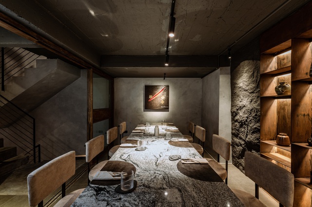 Admire the excellent Vietnamese restaurant that has just won the international architecture award: Refined and rustic space in the heart of Hanoi's old town - Photo 6.