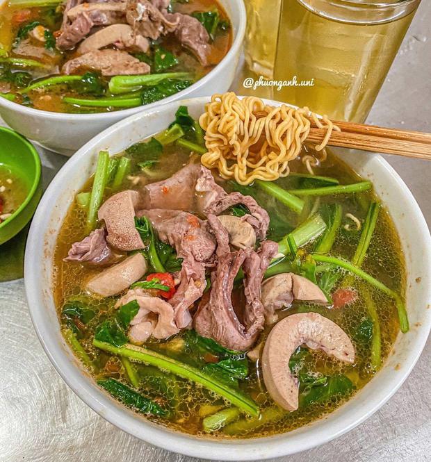   10 spicy and sour noodle shops across Hanoi, eat right away to beat the cold in mid-May - Photo 4.
