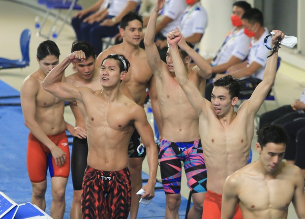 4 hot boy Việt Nam hạ đẹp Singapore, phá kỷ lục SEA Games, mang về HCV lịch sử ở nội dung 4x200 mét tự do - Ảnh 1.