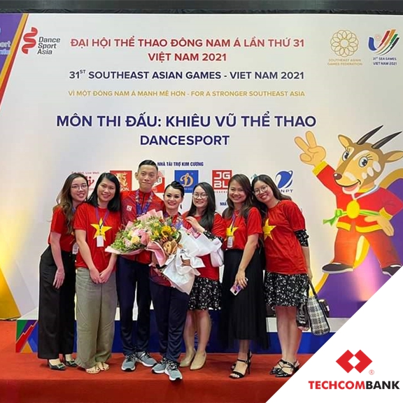 Nữ quản lý cấp cao Techcombank tham dự SEA Games 31 cùng chồng giành 3 huy chương danh giá bộ môn Dancesport - Ảnh 2.