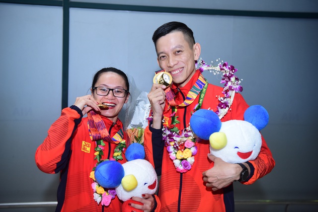 Nữ quản lý cấp cao Techcombank tham dự SEA Games 31 cùng chồng giành 3 huy chương danh giá bộ môn Dancesport - Ảnh 4.