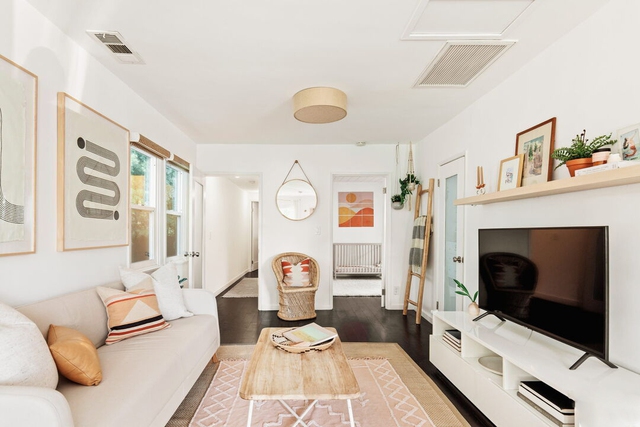 The small house has a tiny pepper front, cozy space and relaxing outdoor garden - Photo 9. The small house has a tiny pepper front, cozy space and relaxing outdoor garden - Photo 9.