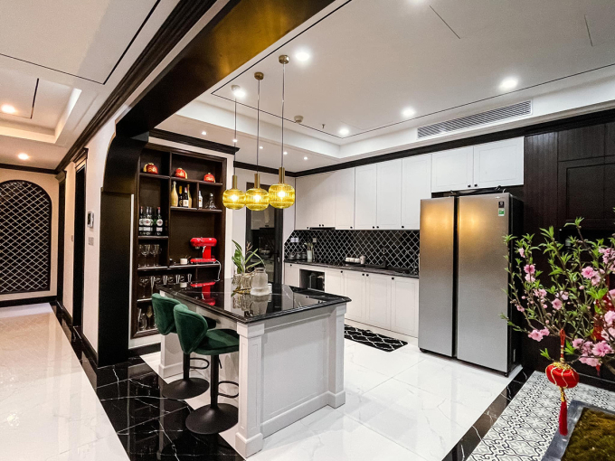 Bên trong căn hộ ‘độc thân’ của diễn viên Phương Oanh: Nội thất thiết kế theo phong cách Indochine, đặc biệt ưu ái màu xanh ngọc - Ảnh 7.