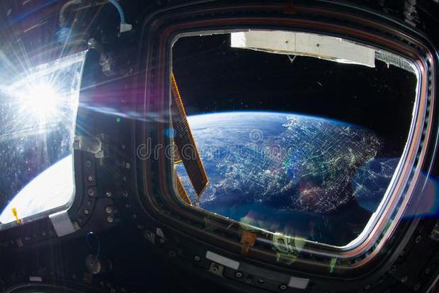 Paying $55 million to go to space, the billionaire astronaut has not yet escaped his life of hard work - Photo 3. Paying $55 million to go to space, the billionaire astronaut has not yet escaped his life of hard work - Photo 3.