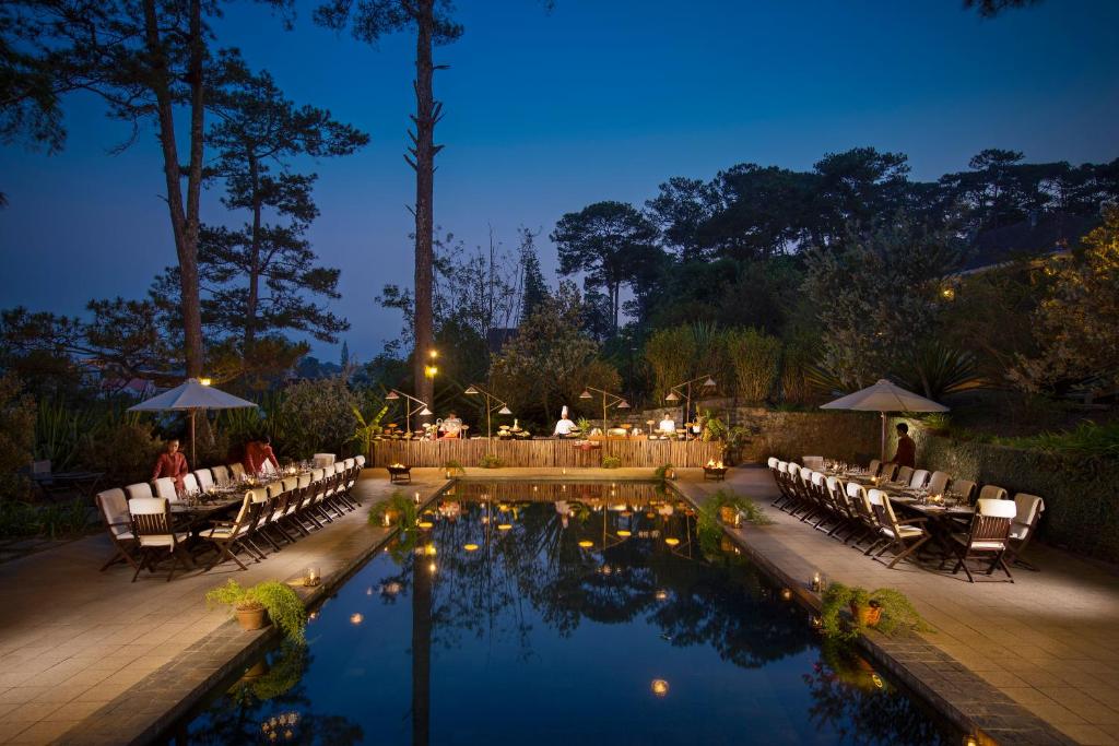 Resort 5 sao Đà Lạt được Hà Anh Tuấn và nhiều sao Việt yêu thích: Viên ngọc xanh ẩn giữa rừng thông, kiến trúc nguyên bản từ thời Pháp, giá chưa tới 4 triệu đồng/đêm - Ảnh 17. Resort 5 sao Đà Lạt được Hà Anh Tuấn và nhiều sao Việt yêu thích: Viên ngọc xanh ẩn giữa rừng thông, kiến trúc nguyên bản từ thời Pháp, giá chưa tới 4 triệu đồng/đêm - Ảnh 17.
