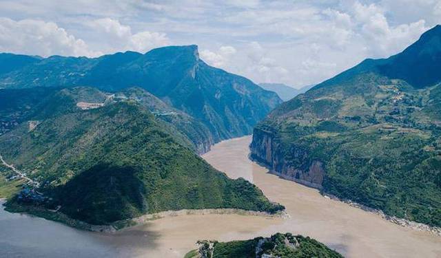 Tại sao cùng là sông nhưng Trường Giang dùng chữ giang, Hoàng Hà dùng chữ hà? Câu trả lời đầy bất ngờ không phải ai cũng biết - Ảnh 1. Tại sao cùng là sông nhưng Trường Giang dùng chữ giang, Hoàng Hà dùng chữ hà? Câu trả lời đầy bất ngờ không phải ai cũng biết - Ảnh 1.
