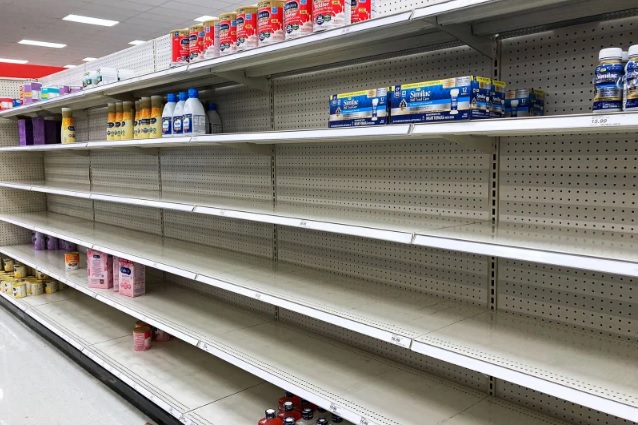 The unbelievable formula milk crisis in the US: Parents burst into tears, calling this a 'nightmare' - Photo 2.