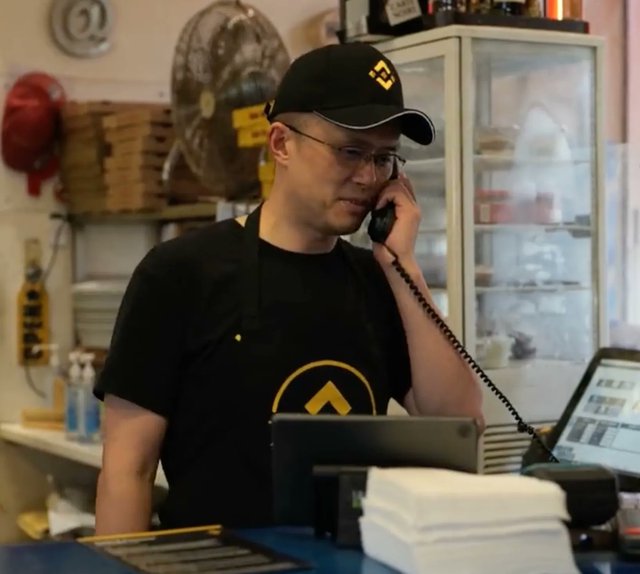 A few days after tweeting Poor Again, Binance CEO CZ was caught as a pizza delivery driver: What's going on?  - Photo 4.