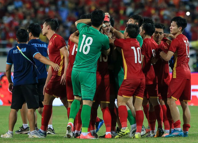 The owner of the golden goal defeated Thailand U23 Nham Manh Dung: 