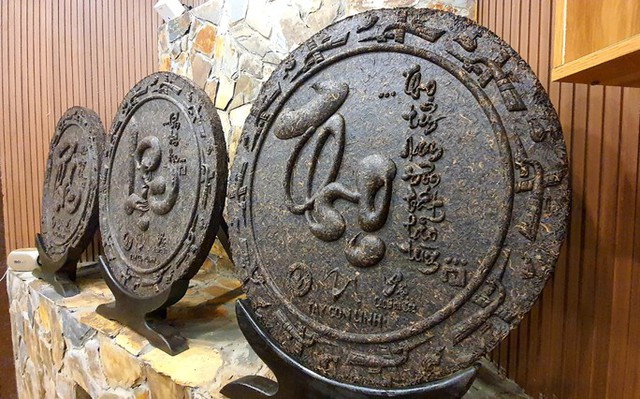 Độc đáo ngôi nhà làm từ hơn 2 tấn trà Shan Tuyết cổ thụ ở Hà Giang - Ảnh 5.