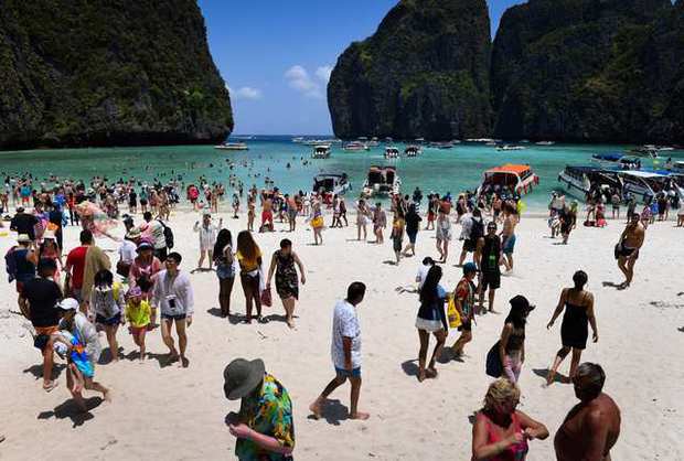 Bãi biển đẹp nhất Thái Lan: Nổi tiếng nhờ phim của Leonardo DiCaprio, từng đón 5.000 lượt tham quan/ngày nhưng du khách bị cấm làm 1 điều này - Ảnh 2.