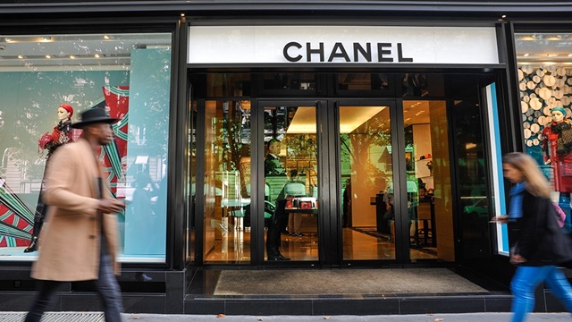 Doanh thu Chanel tăng mạnh nhờ liên tục điều chỉnh giá - Ảnh 1.