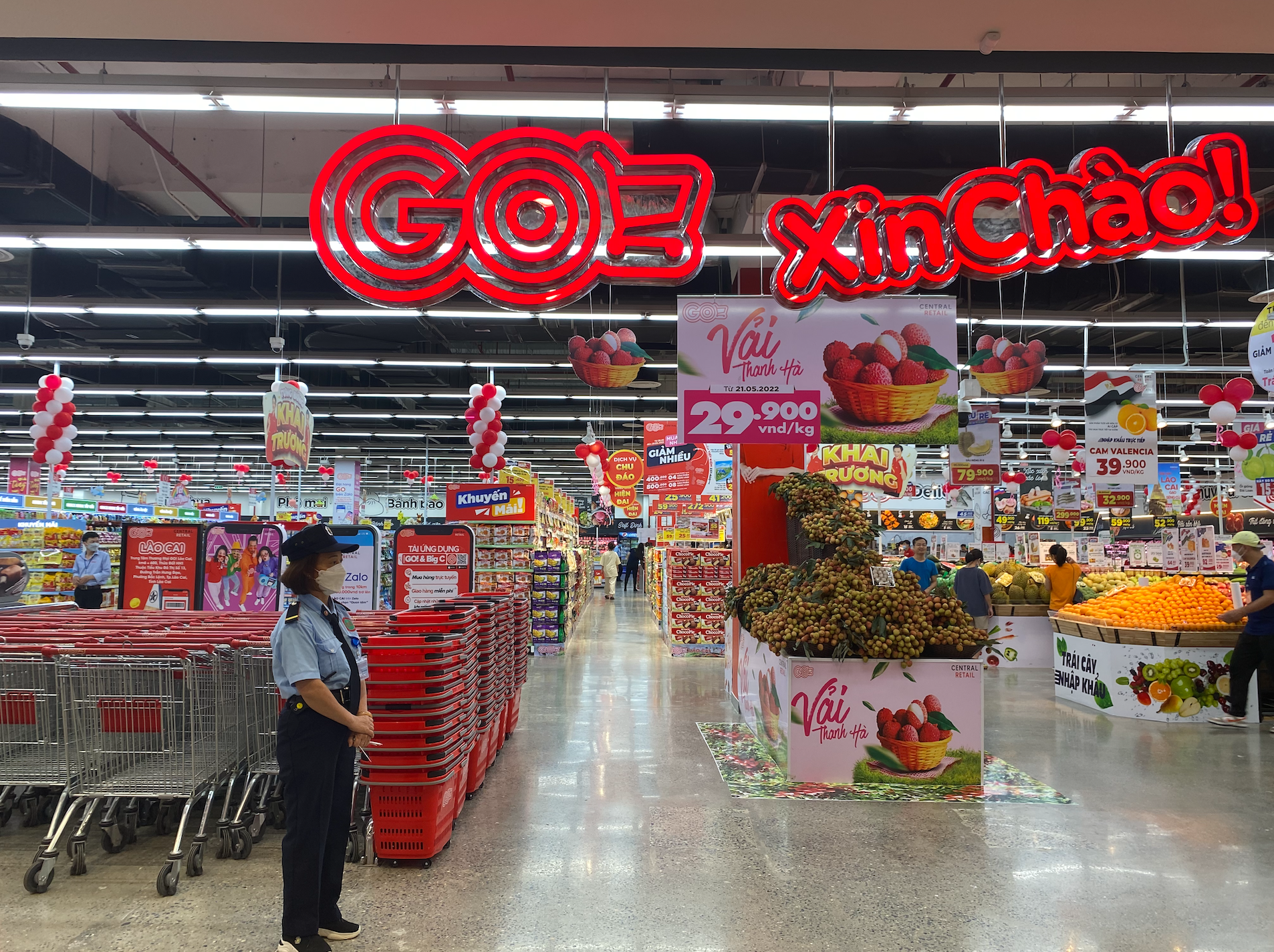 Cận cảnh đại siêu thị đầu tiên ở Lào Cai: Tổng diện tích 30.000m2, 300 tỷ đồng vốn đầu tư, 1/3 gian hàng đến từ doanh nghiệp địa phương - Ảnh 9.