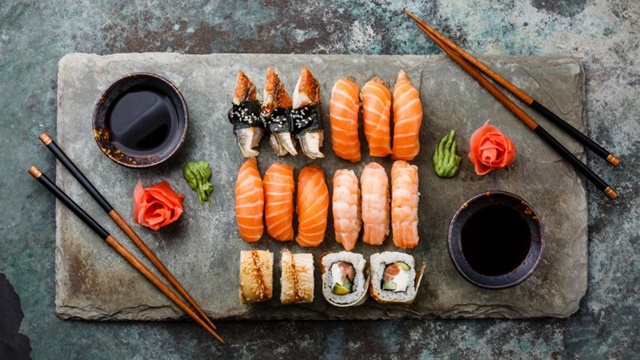 Vì sao củ wasabi tươi ăn kèm sushi Nhật luôn thuộc dạng đắt đỏ bậc nhất thế giới? - Ảnh 1.