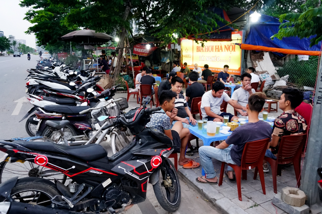 Hanoi beer shop 