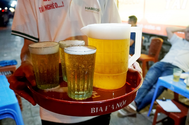 Hanoi beer shop 