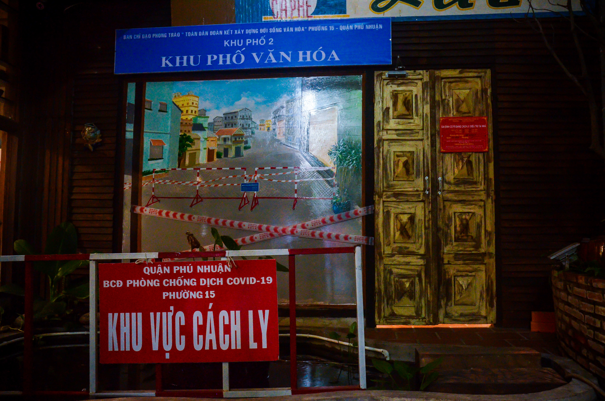 Quán cà phê TP. HCM trở thành nơi lưu giữ hơn 1.500 tư liệu về đại dịch Covid-19 - Ảnh 7.