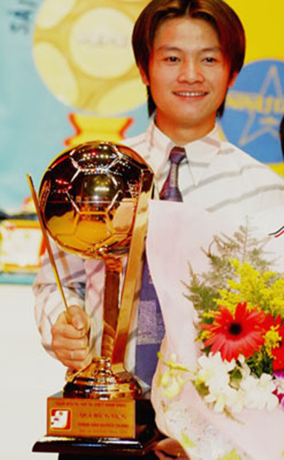 19-year-old won the Golden Ball, helping Vietnam beat Korea for the first time, but recklessly holding 20 million to participate in the sale, how is the prodigy of Nghe Van Quyen now?  - Photo 2.