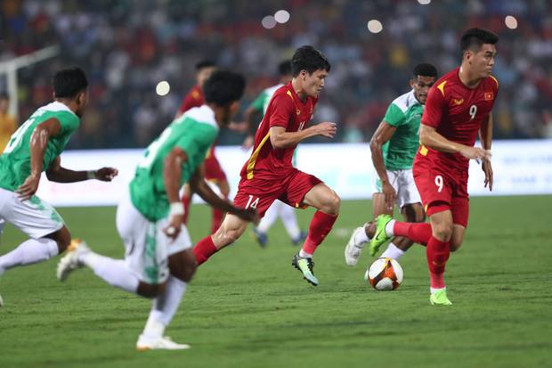 Thắng áp đảo 3-0 trước ứng viên Indonesia, U23 Việt Nam ra quân cực kỳ ấn tượng tại SEA Games 31 - Ảnh 1.