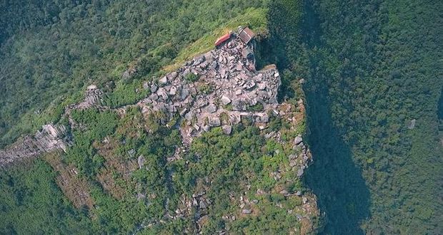  Cận cảnh nơi nữ du khách U60 rơi xuống suốt 7 ngày ở Yên Tử: Vực sâu hàng trăm mét, vách núi dựng đứng - Ảnh 8.