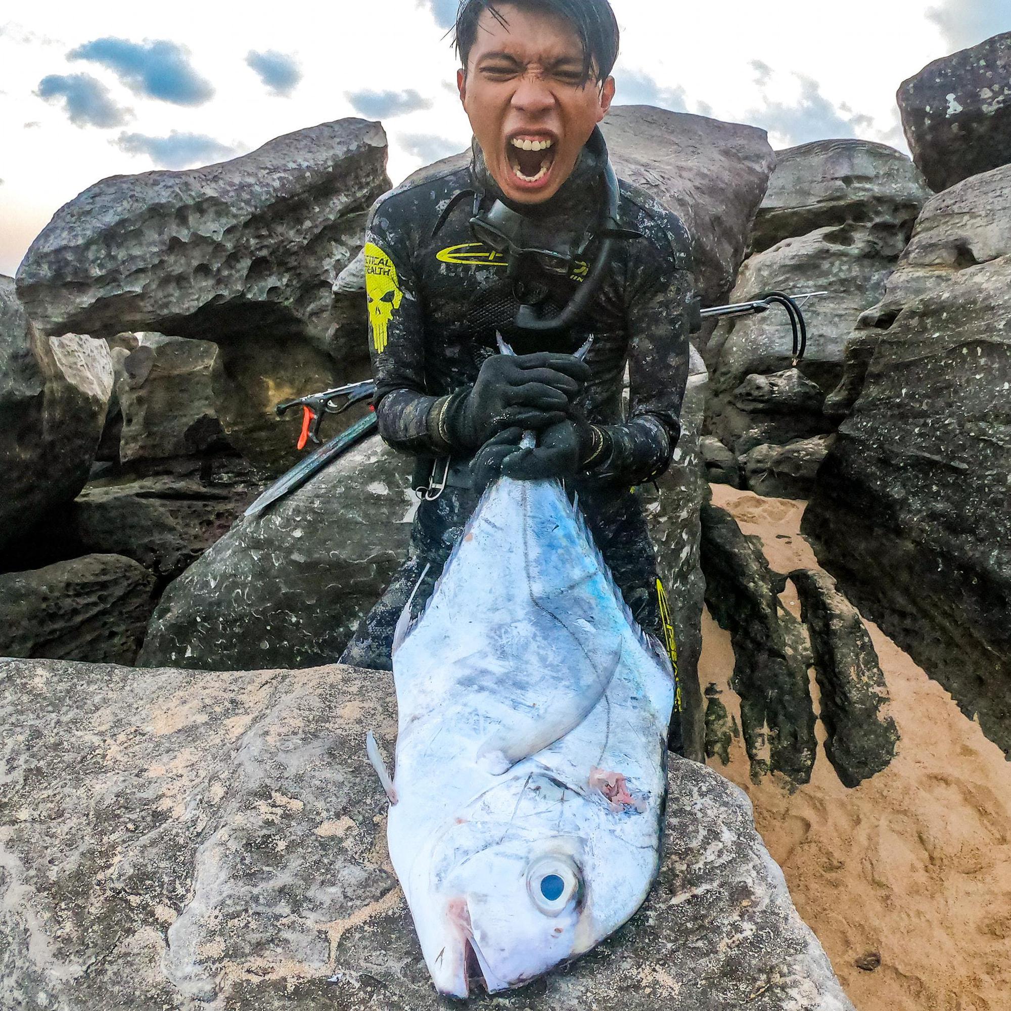 (mai) Về hưu sớm, thạc sĩ Việt 30 tuổi bỏ châu Âu về sống hoang dã ở Phú Quốc, sáng đầu tư, chiều đi lặn biển, săn cá làm sashimi - Ảnh 3.