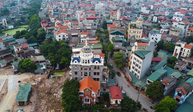  Về ngôi làng giàu có bậc nhất miền Bắc, chớp mắt lại thấy nhiều dinh thự  - Ảnh 3.