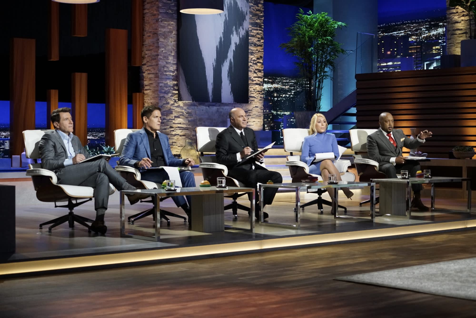 Thương vụ thành công nhất Shark Tank Mỹ: Bị chê định giá lố bịch, 4/5 Shark quay lưng, vị Shark duy nhất ở lại đã có khoản sinh lời cực lớn - Ảnh 3. Thương vụ thành công nhất Shark Tank Mỹ: Bị chê định giá lố bịch, 4/5 Shark quay lưng, vị Shark duy nhất ở lại đã có khoản sinh lời cực lớn - Ảnh 3.