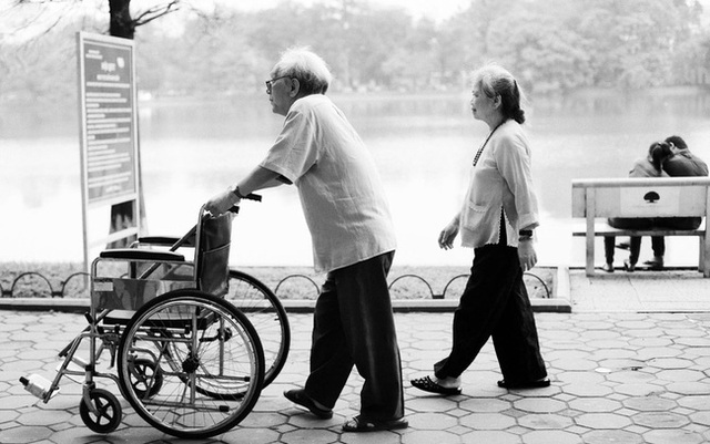  Hơn 16 triệu người Việt có nguy cơ không có lương hưu vào năm 2030, trong khi số người già cần chăm sóc ngày càng tăng  - Ảnh 1.