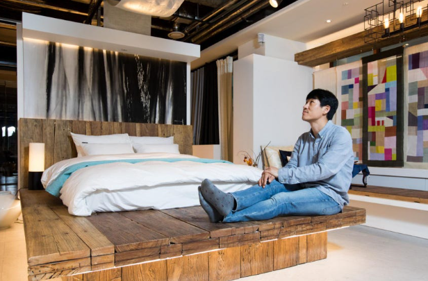 Nhân viên quét dọn khách sạn trở thành tỷ phú tự thân mới nhất của Hàn Quốc - Ảnh 1.