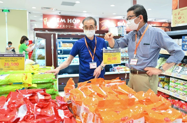 Đồng Yen suy yếu, nhiều mặt hàng tại siêu thị đồ Nhật giảm giá - Ảnh 1.