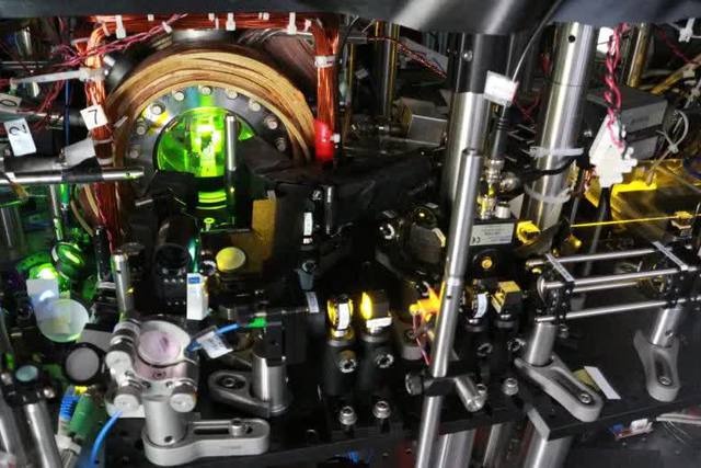 Các nhà vật lý của MIT khai thác lượng tử Đảo ngược thời gian để phát hiện sóng hấp dẫn và vật chất tối! - Ảnh 3.