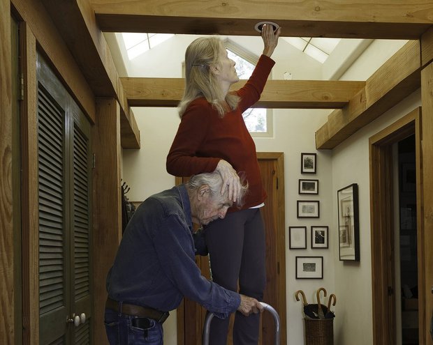 Nữ nhiếp ảnh gia 81 tuổi ghi lại hành trình già đi cùng chồng suốt 11 năm, khiến bao người thổn thức vì tình yêu đẹp - Ảnh 2.