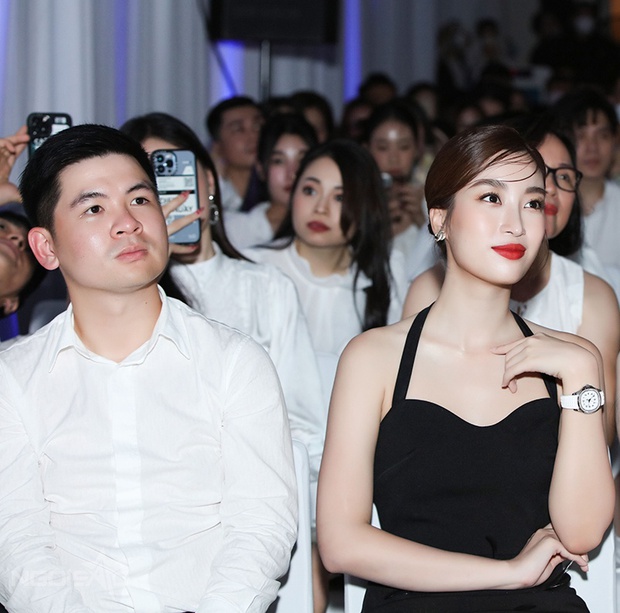 Hoa hậu Đỗ Mỹ Linh nhận lời cầu hôn của bạn trai thiếu gia - Ảnh 3.