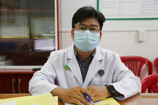 TP.HCM nắng nóng mưa nhiều, bác sĩ Nhi đồng cảnh báo bệnh viêm phổi gia tăng khiến nhiều trẻ phải thở máy, suy hô hấp - Ảnh 14.