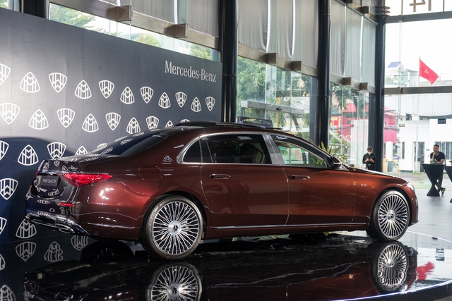  Ngồi thử Mercedes-Maybach S 680 giá 16 tỷ đồng tại Việt Nam: Đóng mở cửa như Rolls-Royce, ghế ông chủ có thể biến thành giường  - Ảnh 2.