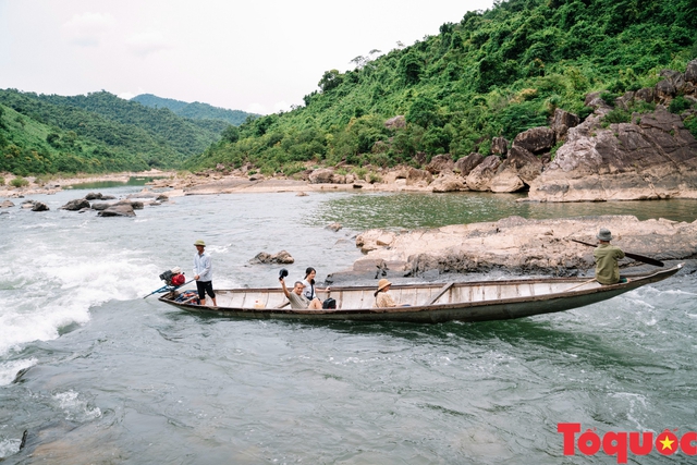  Thót tim vượt thác Tam Lu: Tour du lịch dành cho người ưa mạo hiểm  - Ảnh 2.