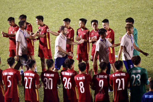  U19 Việt Nam có hành động fair-play với Thái Lan và Malaysia  - Ảnh 2.