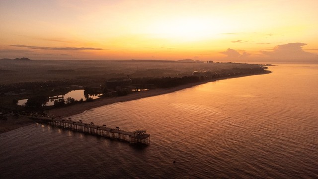 Bãi biển được CNNGo bình chọn đẹp nhất hành tinh: Có cầu ngắm biển đầu tiên tại Việt Nam và dài nhất châu Á - Ảnh 4.