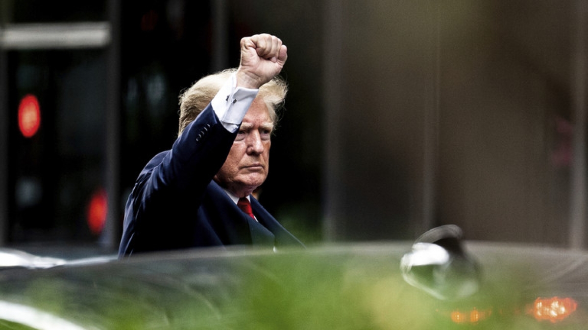Cựu Tổng thống Donald Trump bị FBI tịch thu hộ chiếu - Ảnh 1. Cựu Tổng thống Donald Trump bị FBI tịch thu hộ chiếu - Ảnh 1.