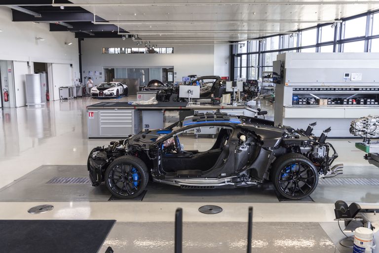 Tổng hành dinh Bugatti: Lâu đài di sản của siêu xe danh tiếng bậc nhất thế giới - Ảnh 7.