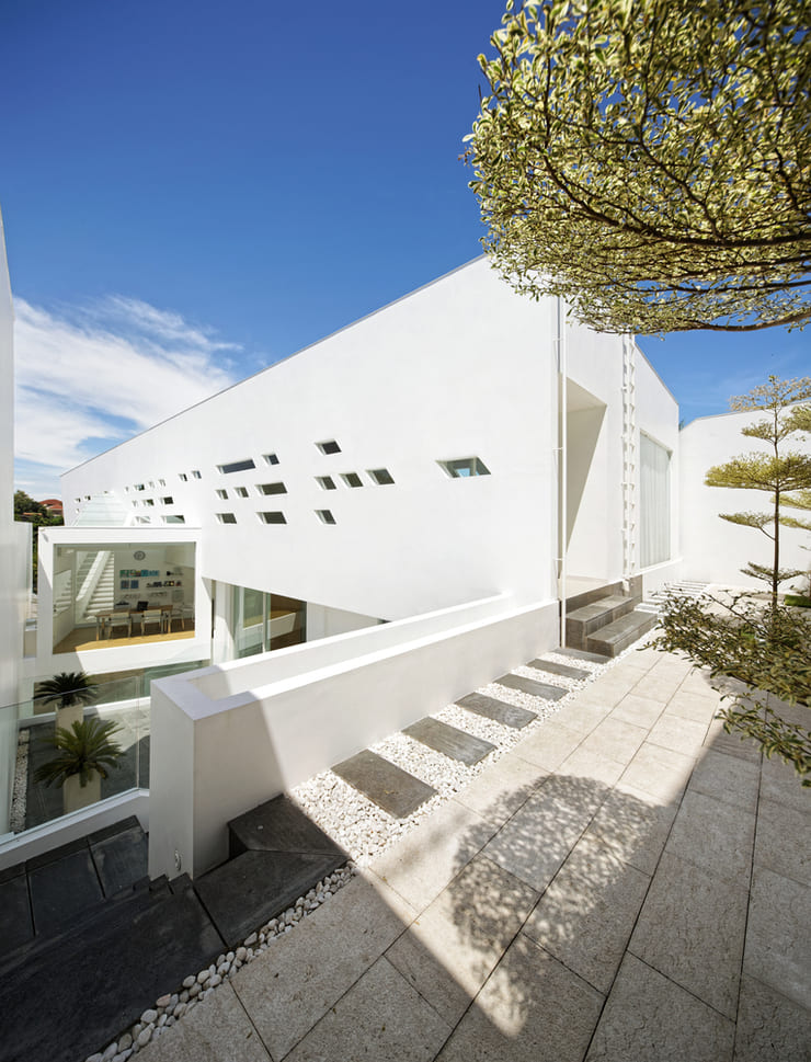 Ấn tượng biệt thự thiết kế từ cảm hứng hình học không gian "cheo leo" trên sườn đồi - Ảnh 3.