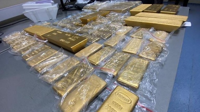 Nga: Vụ buôn lậu 225kg vàng ở sân bay Mátxcơva bị phát hiện vì tình tiết bất ngờ - Ảnh 1.
